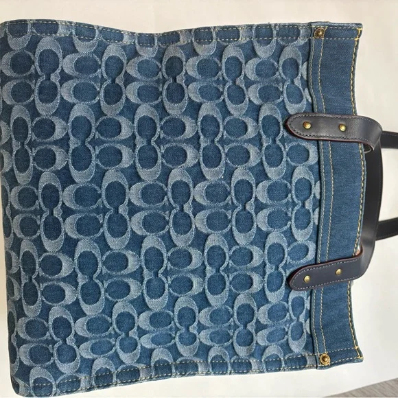 Coach Field Tote in Signature Denim - Picture 2 of 12
